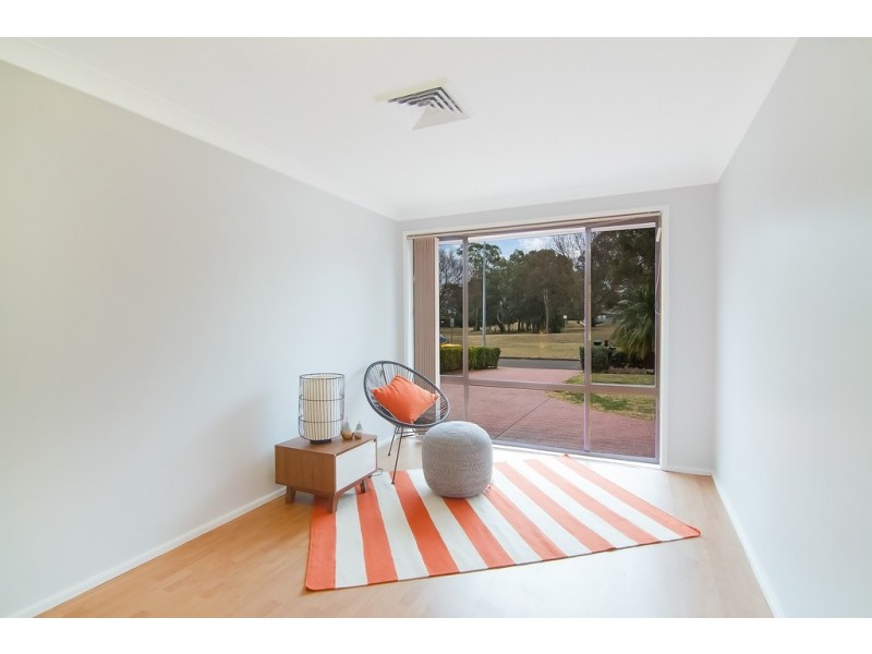 6 Othello Place, St Clair NSW 2759