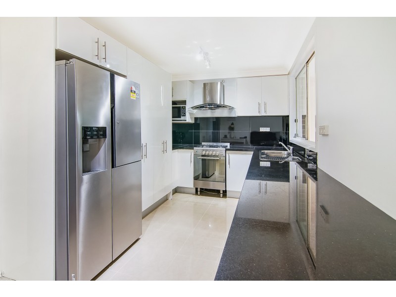 27 Augusta Place, St Clair NSW 2759