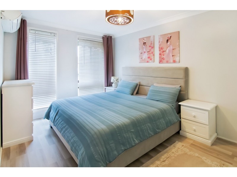 8 Burley Griffin Close, St Clair NSW 2759