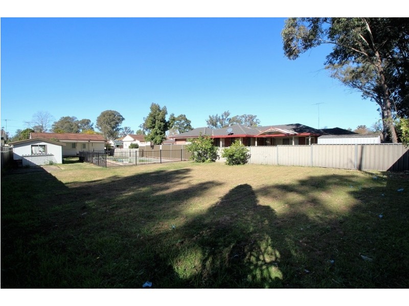 23 Barker Street, Cambridge Park NSW 2747