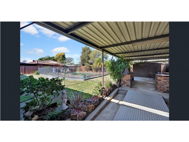 3 Chateau Crescent, St Clair NSW 2759