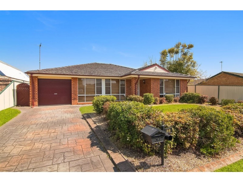 38 Dryberry Avenue, St Clair NSW 2759