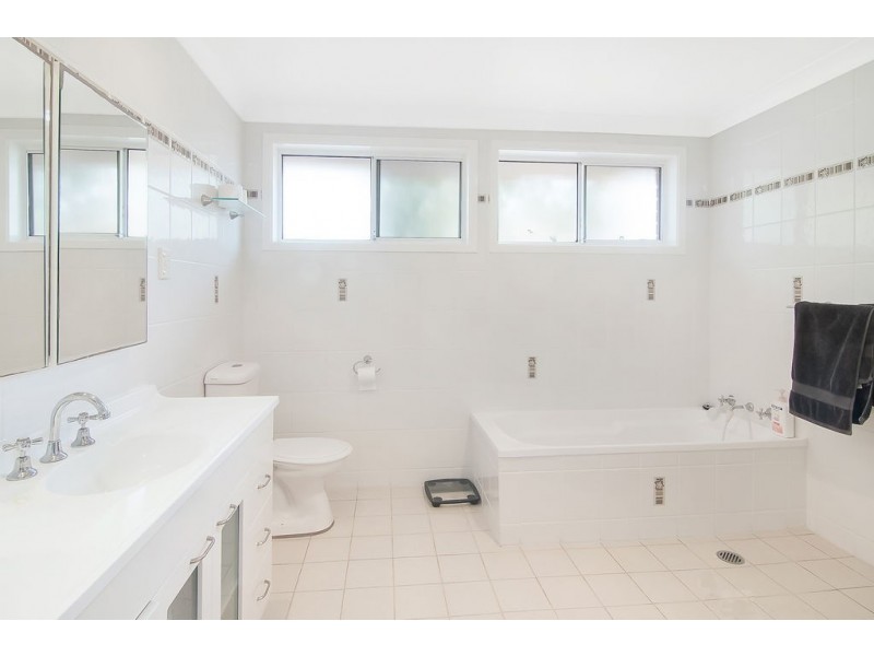 38 Dryberry Avenue, St Clair NSW 2759