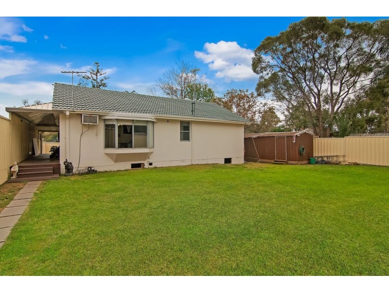35 Mindanao Avenue, Lethbridge Park NSW 2770