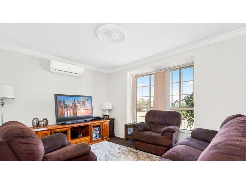 25 Pardalote Place, Glenmore Park NSW 2745