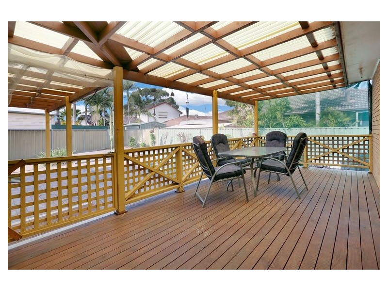 5 Cadell Glen, St Clair NSW 2759