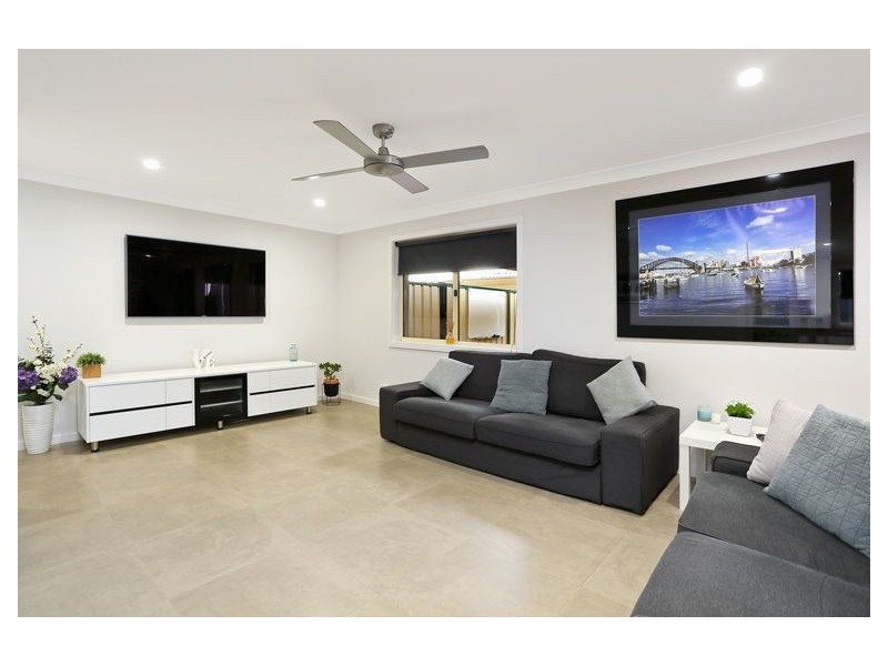 18 Madigan Drive, Werrington County NSW 2747