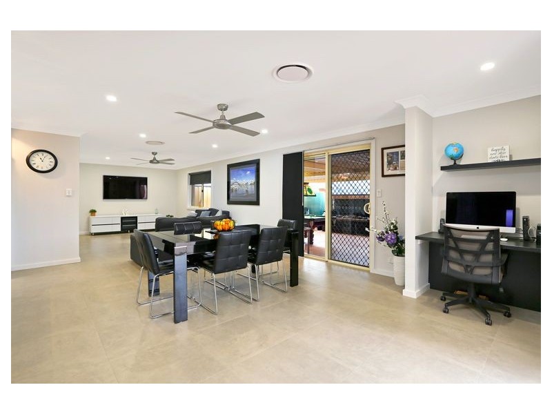 18 Madigan Drive, Werrington County NSW 2747