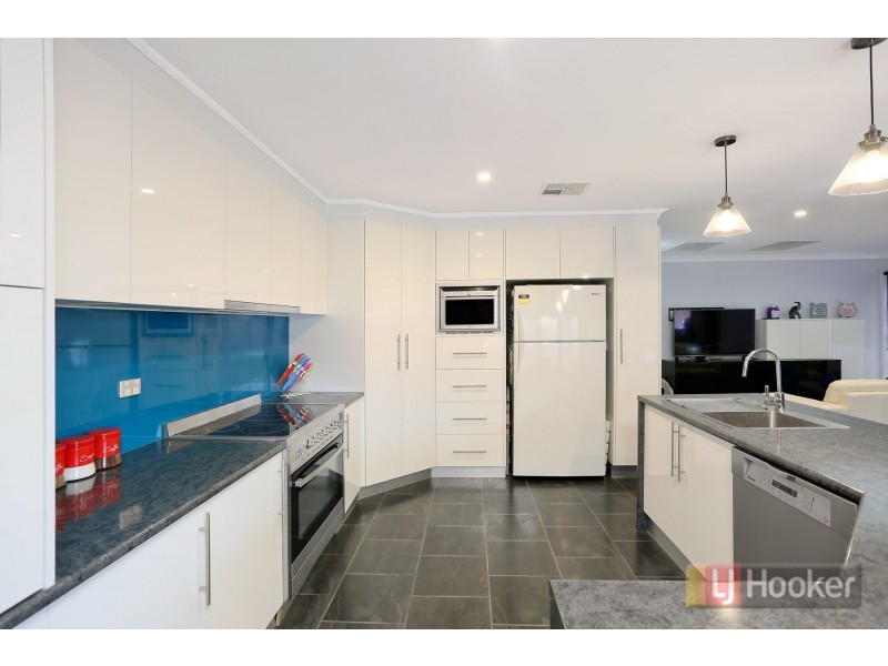 13 Michael Avenue, Luddenham NSW 2745