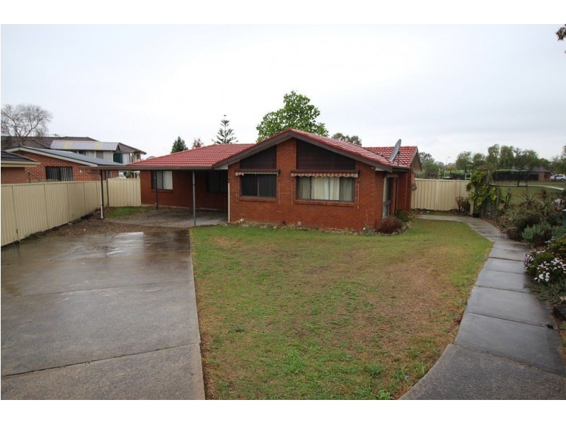 11 Lawton Place, Oakhurst NSW 2761