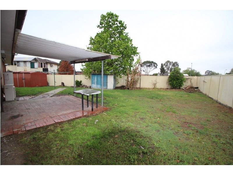 11 Lawton Place, Oakhurst NSW 2761