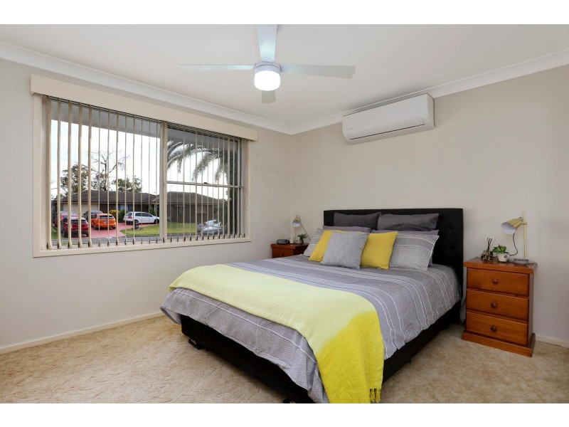 4 Chateau Crescent, St Clair NSW 2759