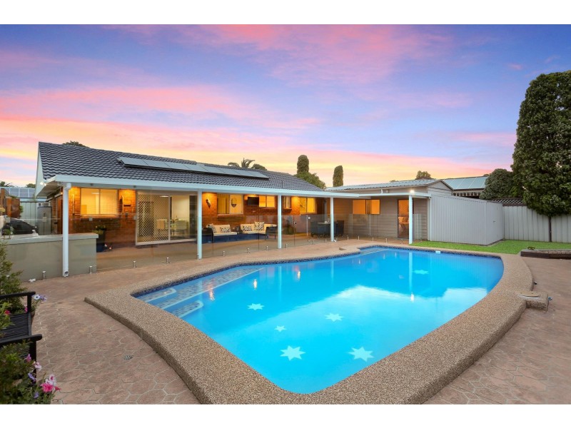 4 Chateau Crescent, St Clair NSW 2759