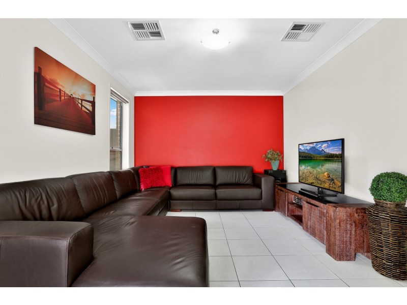 34 Wiseman Circuit, Ropes Crossing NSW 2760
