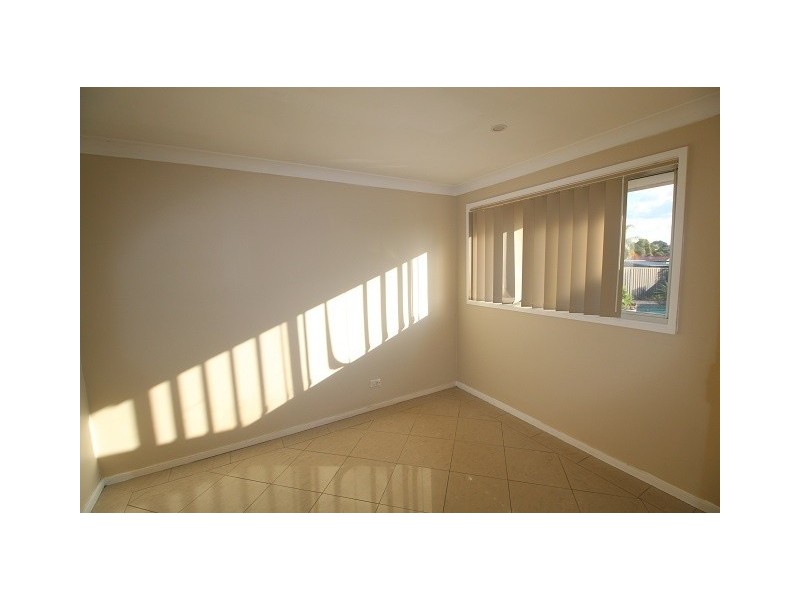 63 Harvey Circuit, St Clair NSW 2759