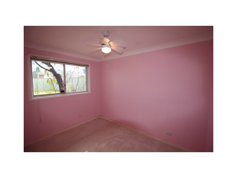 63 Harvey Circuit, St Clair NSW 2759