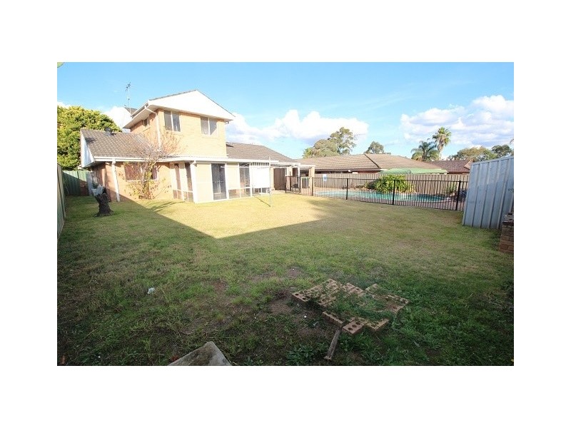 63 Harvey Circuit, St Clair NSW 2759