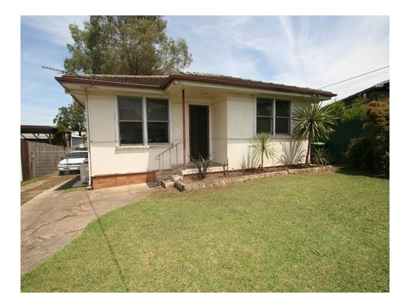 33 Cedar Crescent, St Marys North NSW 2760