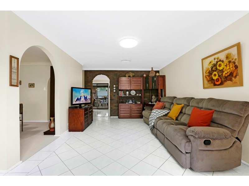 7 Chateau Crescent, St Clair NSW 2759