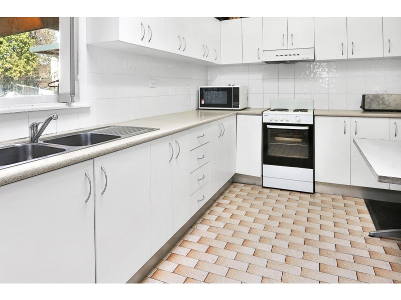 1 Mendana Street, Lethbridge Park NSW 2770