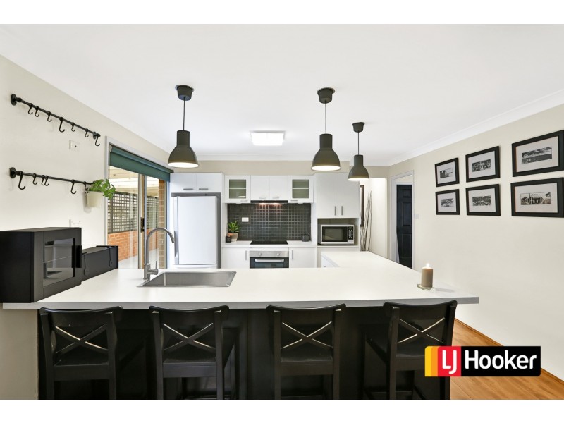 15 Derwent Place, St Clair NSW 2759