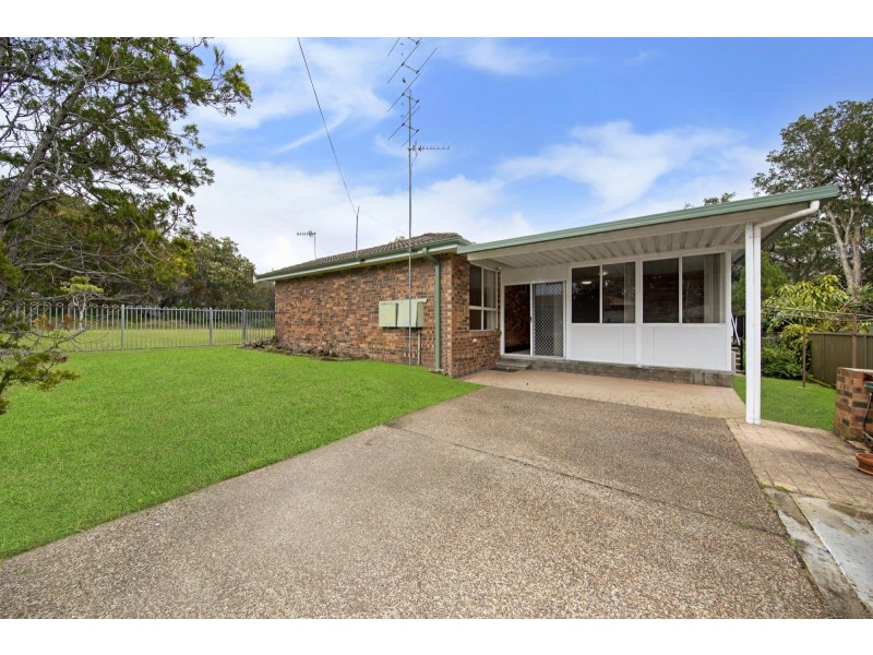 1/5 Kiora Close, Norah Head NSW 2263