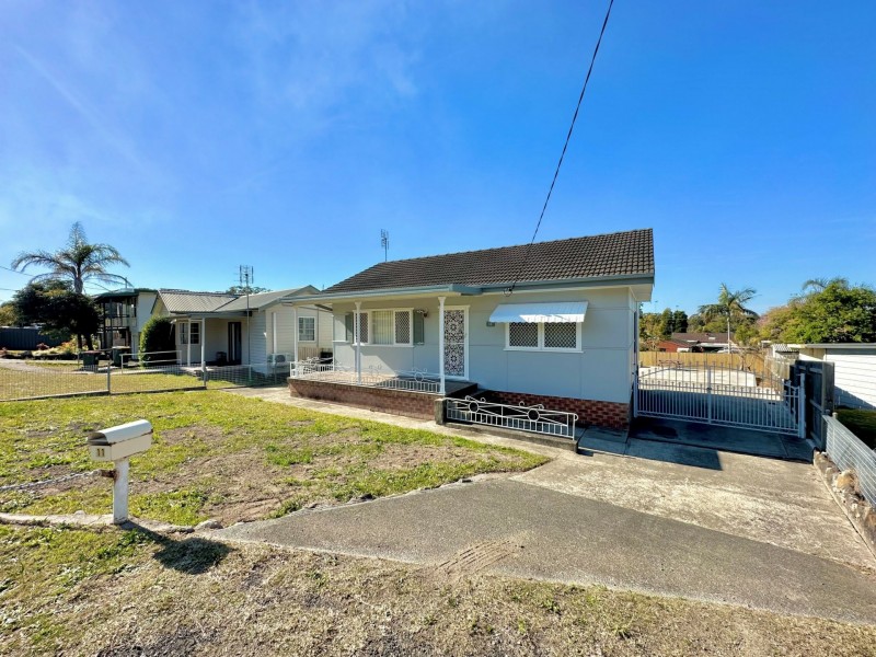 11 Woolana Avenue, Budgewoi NSW 2262