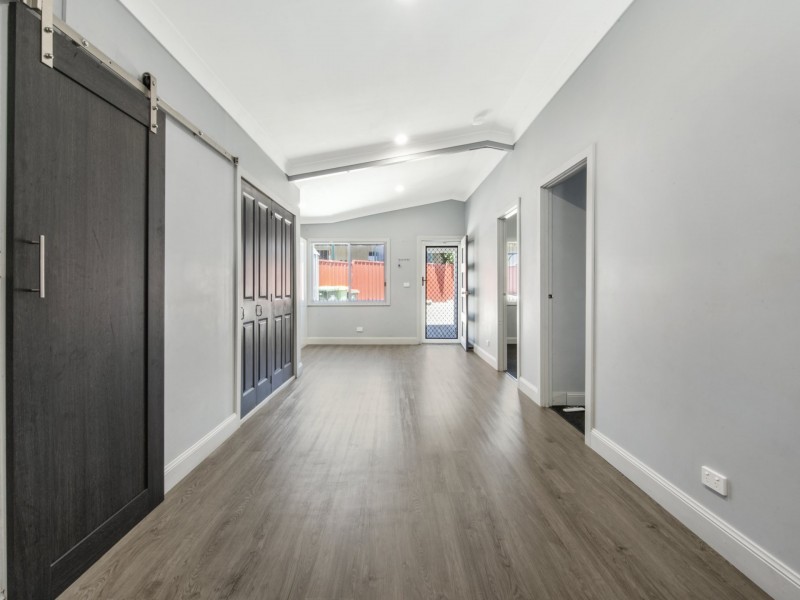 22a Campbell Parade, Mannering Park NSW 2259