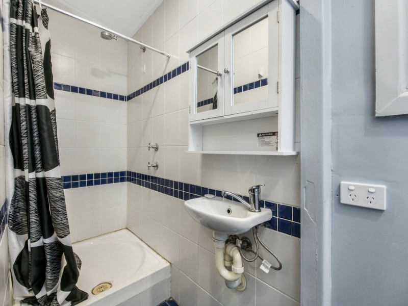 22a Campbell Parade, Mannering Park NSW 2259