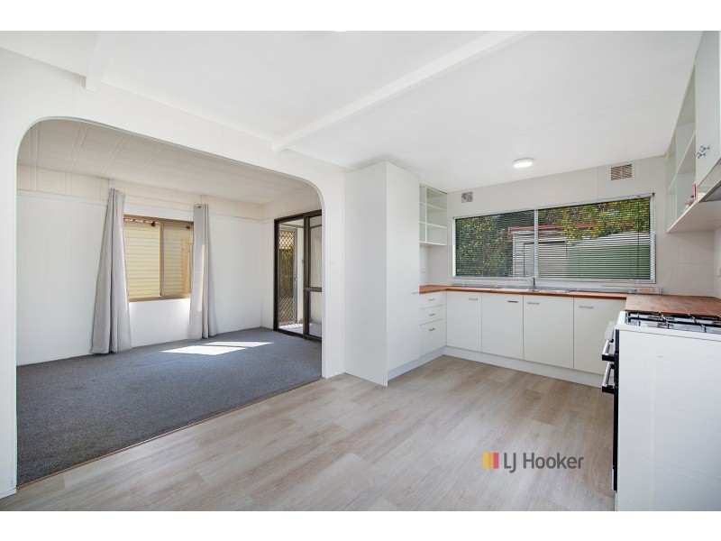 1 Holmes Avenue, Toukley NSW 2263
