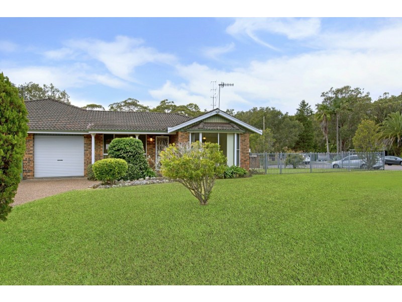 1/5 Kiora Close, Norah Head NSW 2263