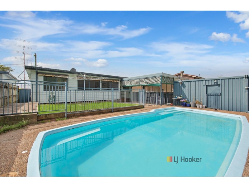 22 Robson Avenue, Gorokan NSW 2263