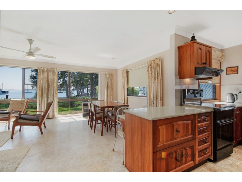 51 Kullaroo Road, Summerland Point NSW 2259