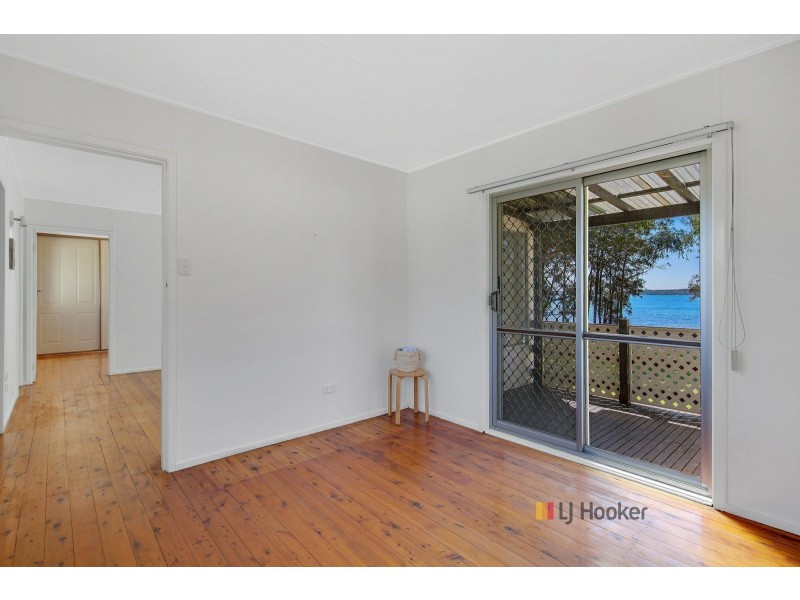 21 Grace Street, Mannering Park NSW 2259