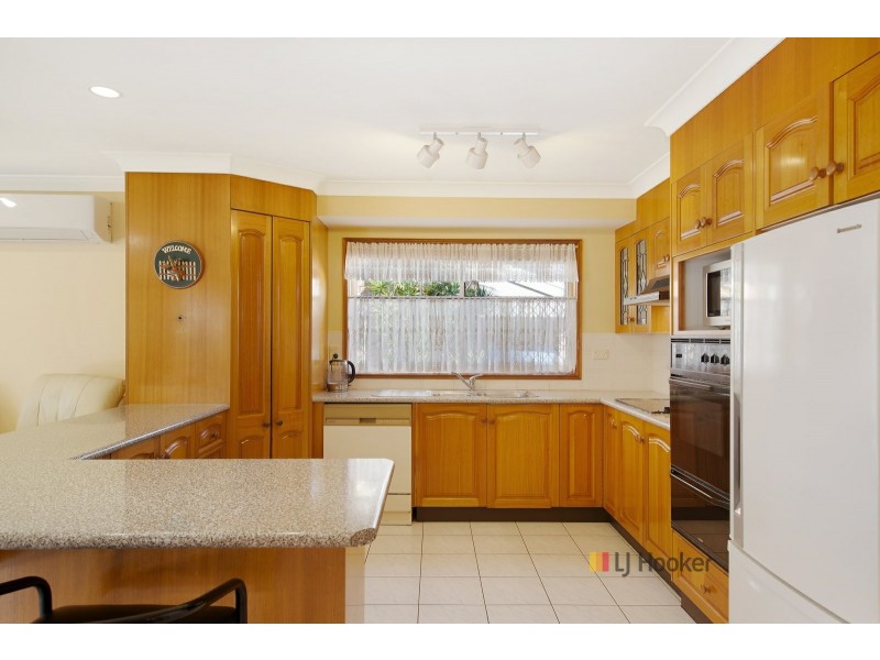 2A Friday Street, Tuggerawong NSW 2259