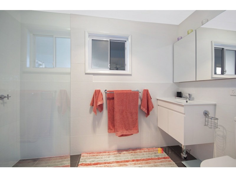 41 Wall Road, Gorokan NSW 2263