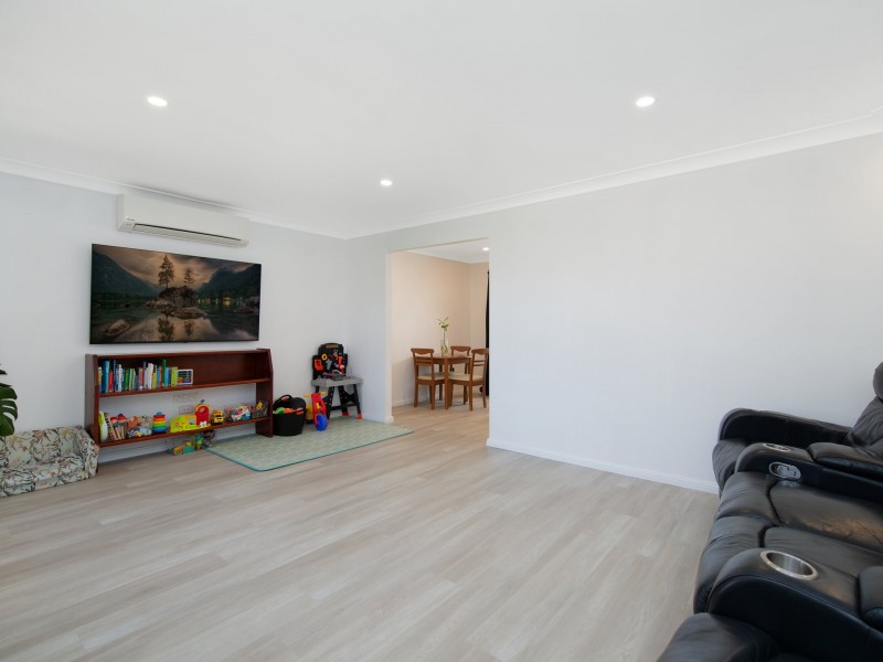 6 Deakin Avenue, Lake Munmorah NSW 2259