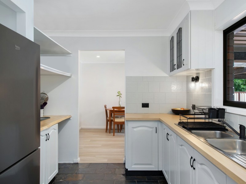 6 Deakin Avenue, Lake Munmorah NSW 2259