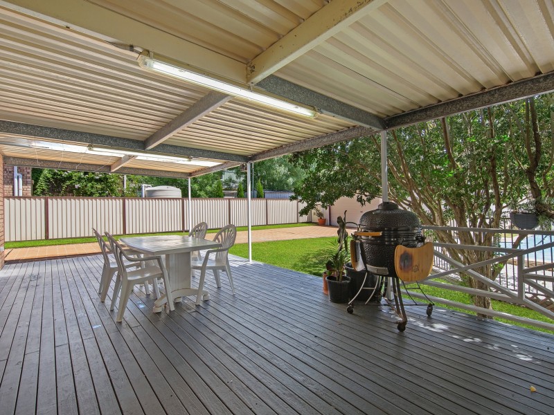 6 Deakin Avenue, Lake Munmorah NSW 2259