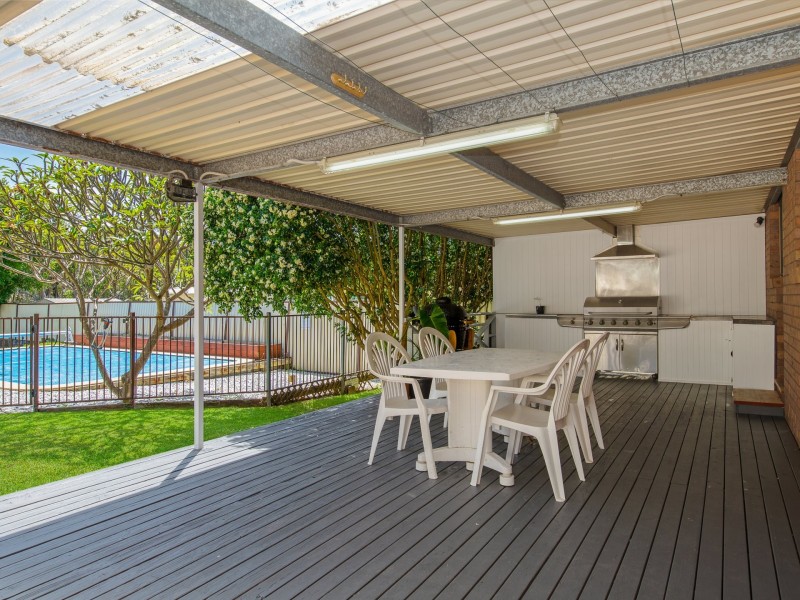 6 Deakin Avenue, Lake Munmorah NSW 2259