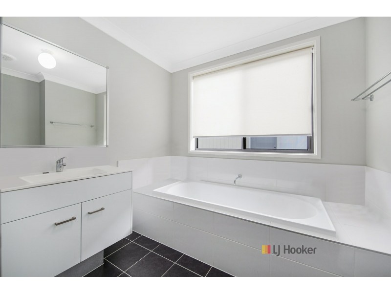 5 Eleanor Close, Hamlyn Terrace NSW 2259