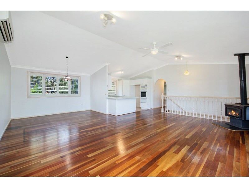 37 Lloyd Avenue, Chain Valley Bay NSW 2259