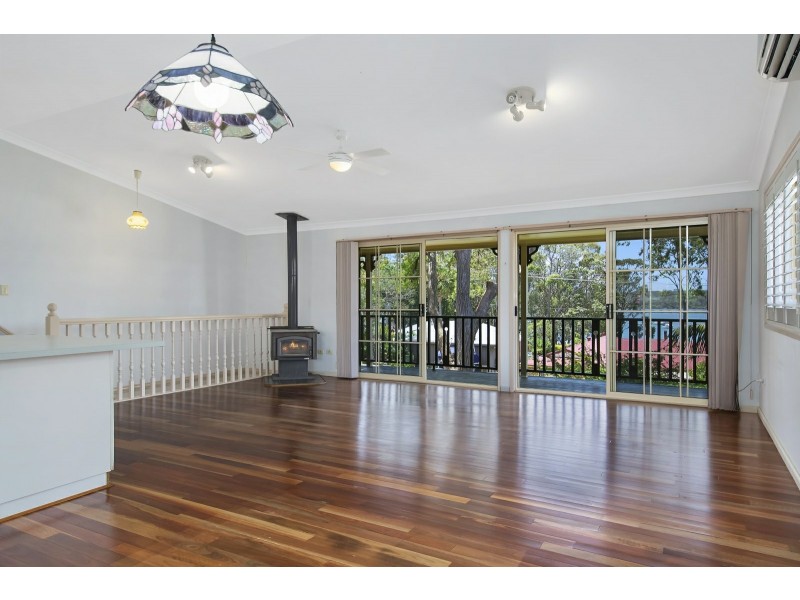 37 Lloyd Avenue, Chain Valley Bay NSW 2259