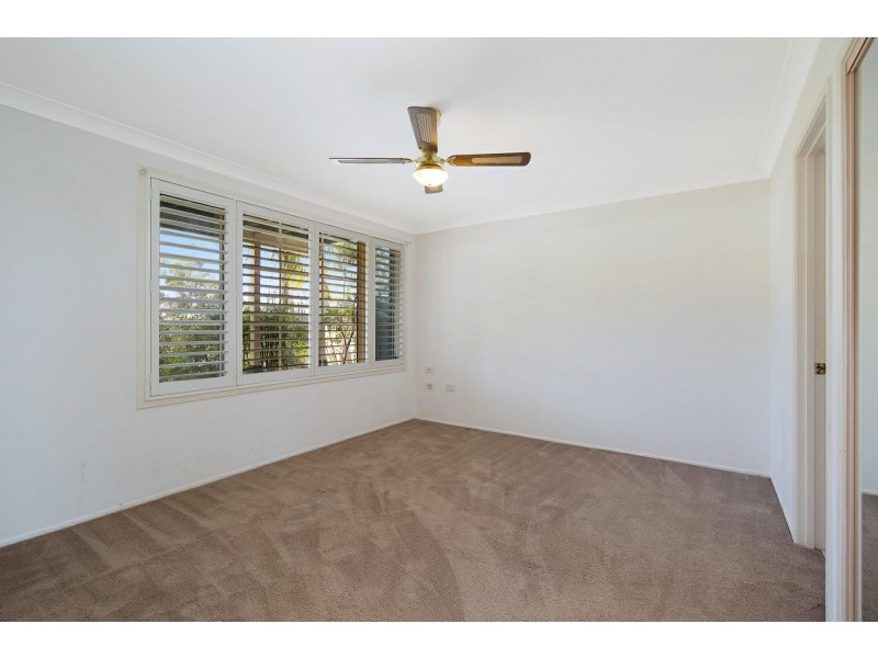 37 Lloyd Avenue, Chain Valley Bay NSW 2259