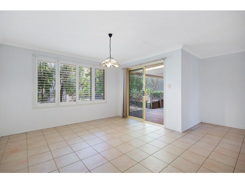 37 Lloyd Avenue, Chain Valley Bay NSW 2259