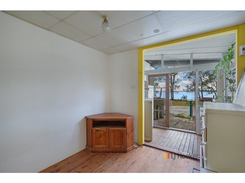 23 Malvina Parade, Gorokan NSW 2263