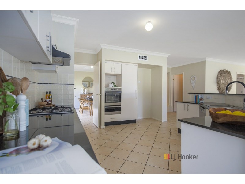 8 Swindon Close, Lake Haven NSW 2263