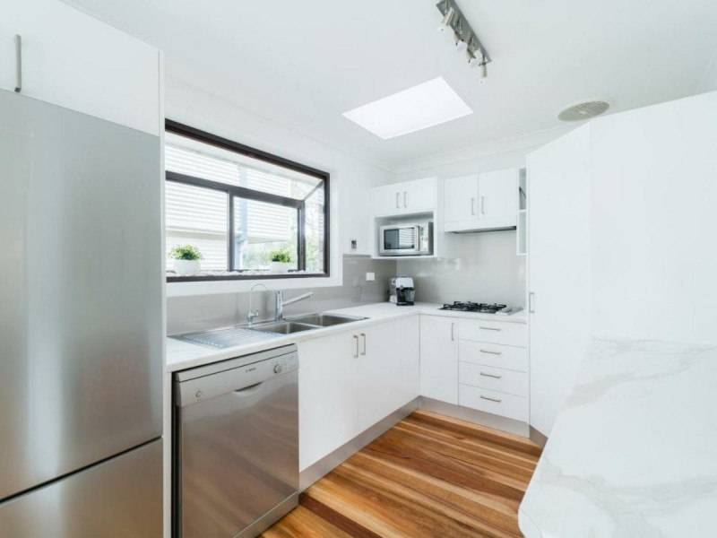 21 Lakeshore Avenue, Kingfisher Shores NSW 2259