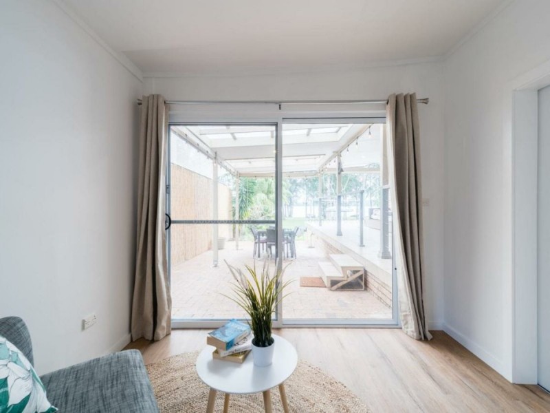 21 Lakeshore Avenue, Kingfisher Shores NSW 2259