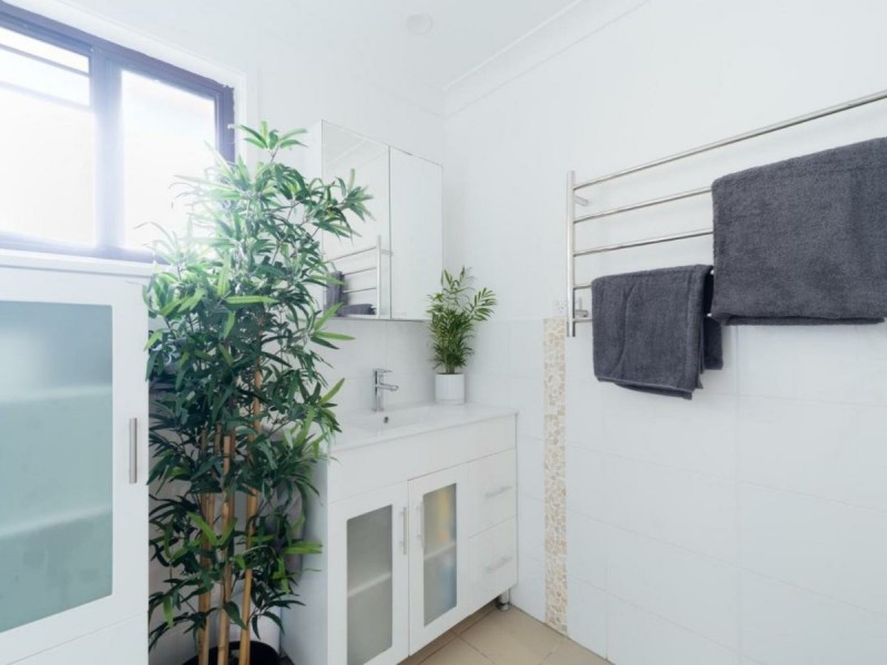 21 Lakeshore Avenue, Kingfisher Shores NSW 2259